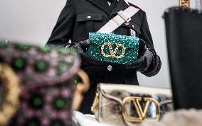 Carabinieri Return Stolen Bags In Press Conference - Rome