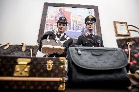 Carabinieri Return Stolen Bags In Press Conference - Rome