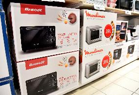 Brandt Appliances Liquidated 700 Jobs Lost - Paris