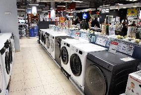 Brandt Appliances Liquidated 700 Jobs Lost - Paris