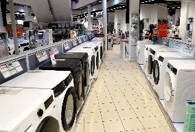 Brandt Appliances Liquidated 700 Jobs Lost - Paris