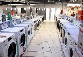 Brandt Appliances Liquidated 700 Jobs Lost - Paris