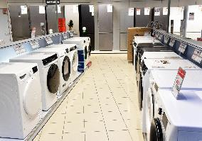 Brandt Appliances Liquidated 700 Jobs Lost - Paris