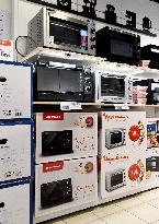 Brandt Appliances Liquidated 700 Jobs Lost - Paris