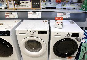 Brandt Appliances Liquidated 700 Jobs Lost - Paris