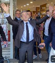 Nicolas Sarkozy Signing Copies of His Book - Marseille