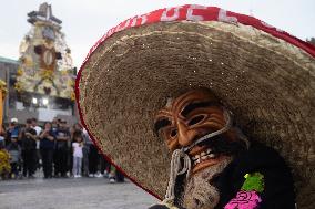 Pilgrims Continue Their Journey Toward Basilica of Guadalupe - Mexico