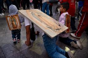 Pilgrims Continue Their Journey Toward Basilica of Guadalupe - Mexico
