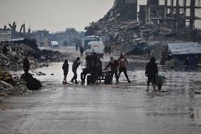 A Winter Storm Chills Gaza and Floods Tent Camps