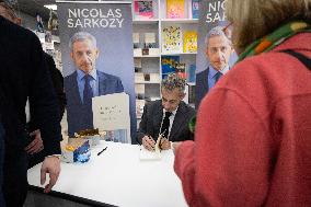 Nicolas Sarkozy At Public Book Signing Event - Menton