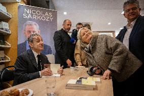 Nicolas Sarkozy At Book Signing Event - Paris
