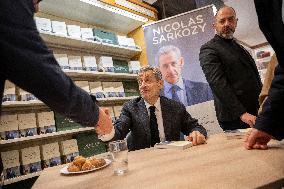 Nicolas Sarkozy At Book Signing Event - Paris