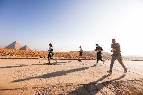 Giza Pyramids Half Marathon - Egypte