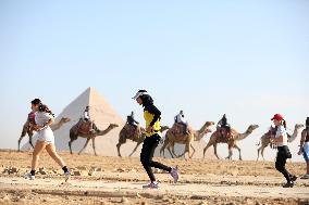 Giza Pyramids Half Marathon - Egypte