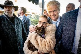 Geert Wilders Starts Tour Of Asylum Center - Papendrecht