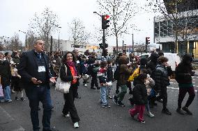 Rosa Parks Neighbourhood Fights Against The Crack Addicts - France