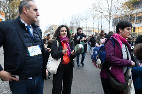 Rosa Parks Neighbourhood Fights Against The Crack Addicts - France