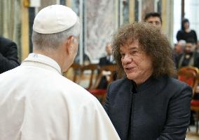 Pope Leo XIV Meets Singers of the Vatican's Christmas Concert