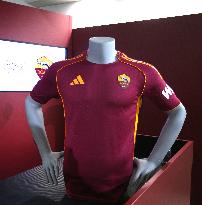 CALCIO - Altro - Presentation of the new sponsor of AS Roma