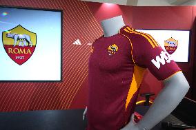 CALCIO - Altro - Presentation of the new sponsor of AS Roma