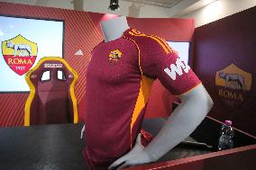 CALCIO - Altro - Presentation of the new sponsor of AS Roma
