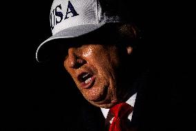 DC: President Trump Returns to White House after Army-Navy Football Game