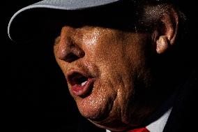 DC: President Trump Returns to White House after Army-Navy Football Game