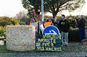 Farmers Protest Against Government's Health Policy on CND - France