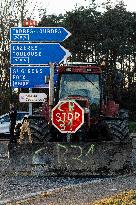 Farmers Protest Against Government's Health Policy on CND - France