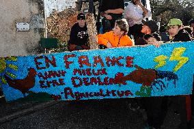Farmers Protest Against Government's Health Policy on CND - France