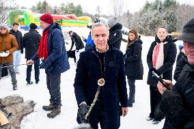 PM Mark Carney Visits Fallowfield Tree Farm - Ottawa