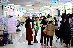 Largest Single Category Down Jacket Professional Market in China