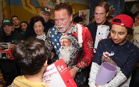 44th Annual Miracle on 1st Street Christmas Toy Giveaway - LA