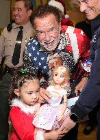 44th Annual Miracle on 1st Street Christmas Toy Giveaway - LA