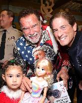 44th Annual Miracle on 1st Street Christmas Toy Giveaway - LA