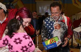 44th Annual Miracle on 1st Street Christmas Toy Giveaway - LA