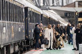 Emily in Paris cast - Paris