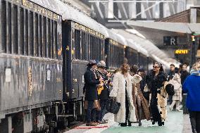 Emily in Paris cast - Paris