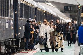 Emily in Paris cast - Paris