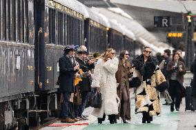 Emily in Paris cast - Paris