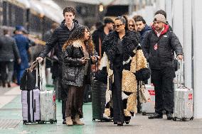 Emily in Paris cast - Paris