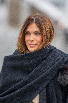 Emily in Paris cast - Paris