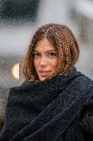 Emily in Paris cast - Paris