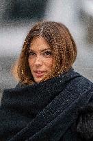 Emily in Paris cast - Paris