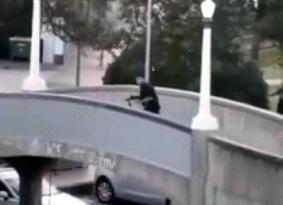 Citizen Hero Disarms Attacker During Bondi Beach Shooting - Sydney