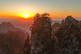 Huangshan Mountain Scenery - China