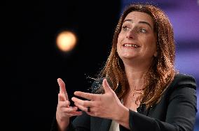 Marine Tondelier Portraits On Dimanche En Politique - Paris