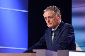 Philippe Juvin Portraits On Dimanche En Politique - Paris