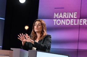 Marine Tondelier Portraits On Dimanche En Politique - Paris