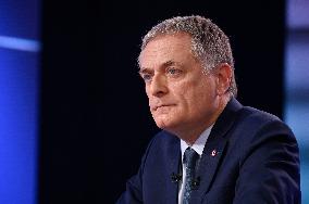 Philippe Juvin Portraits On Dimanche En Politique - Paris